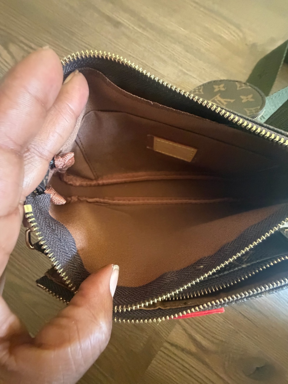 Inspired Monogram Multi-Pochette - Picture 4 of 15